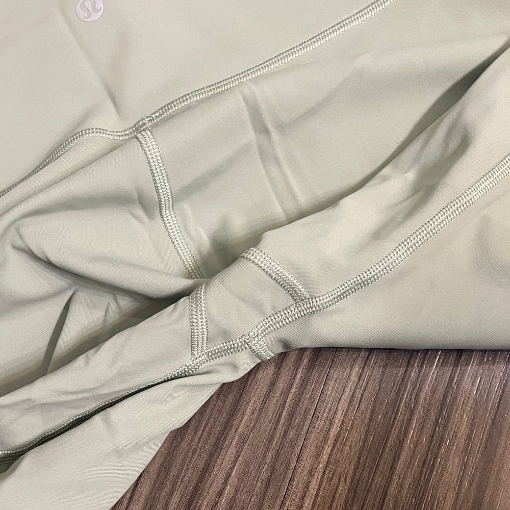 Women’s Lululemon High-Waisted Capri Leggings - Picture 4 of 7